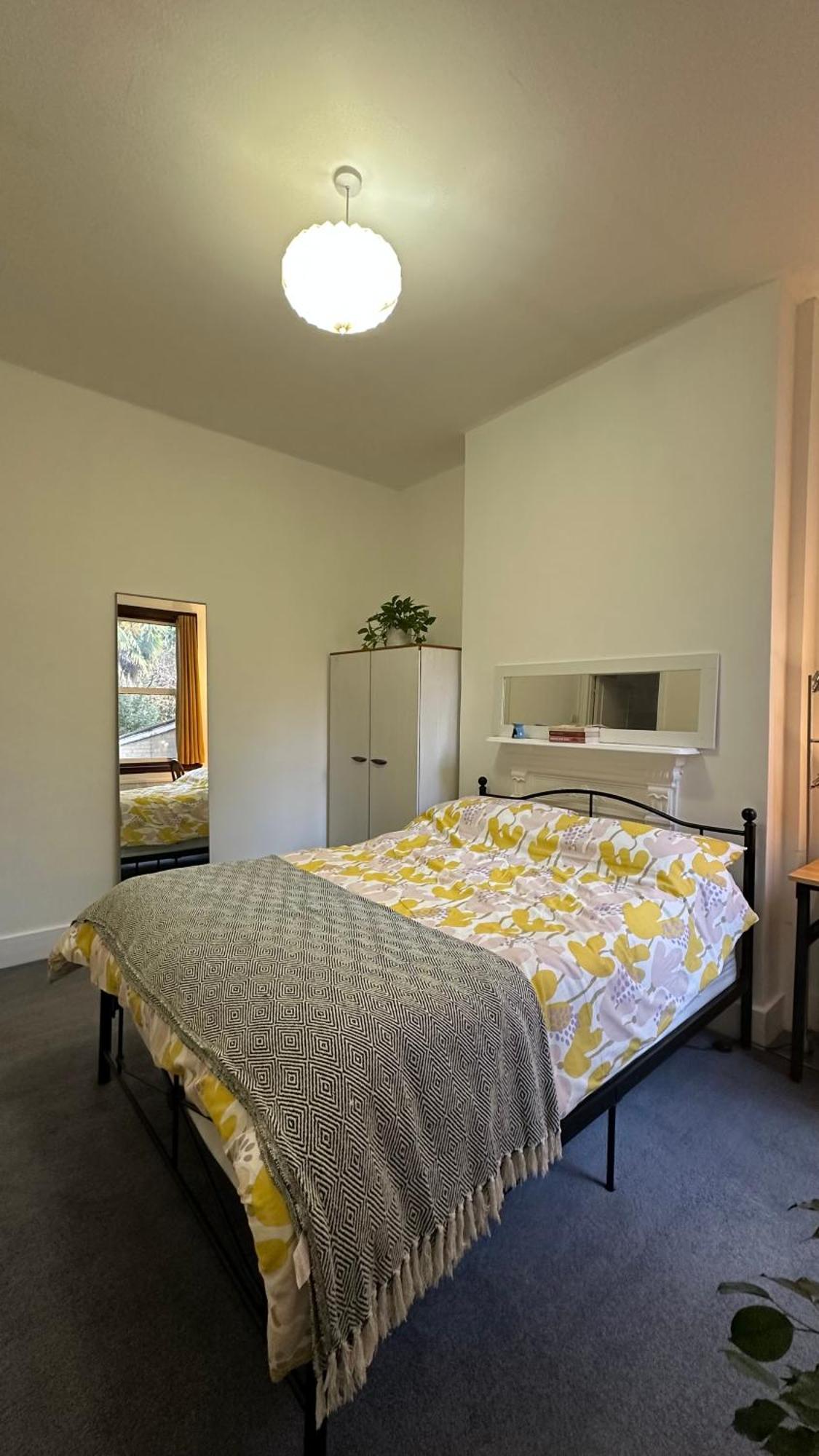 Yellow & Coffee Homestay London